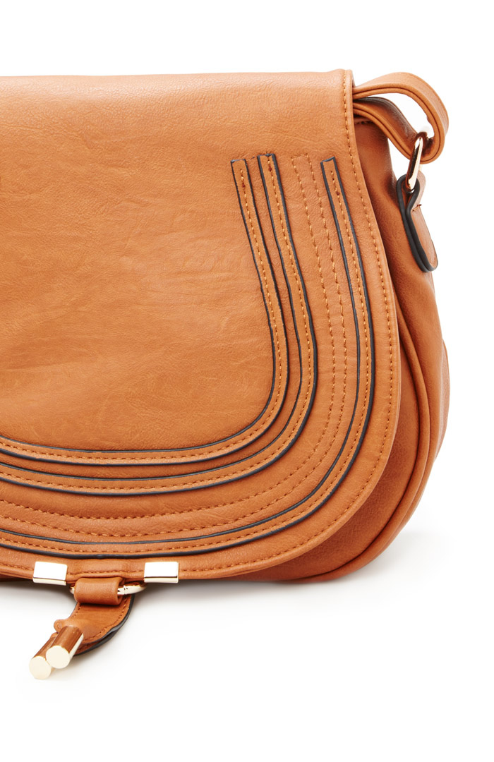 Classic Vegan Leather Saddlebag Purse in Camel DAILYLOOK