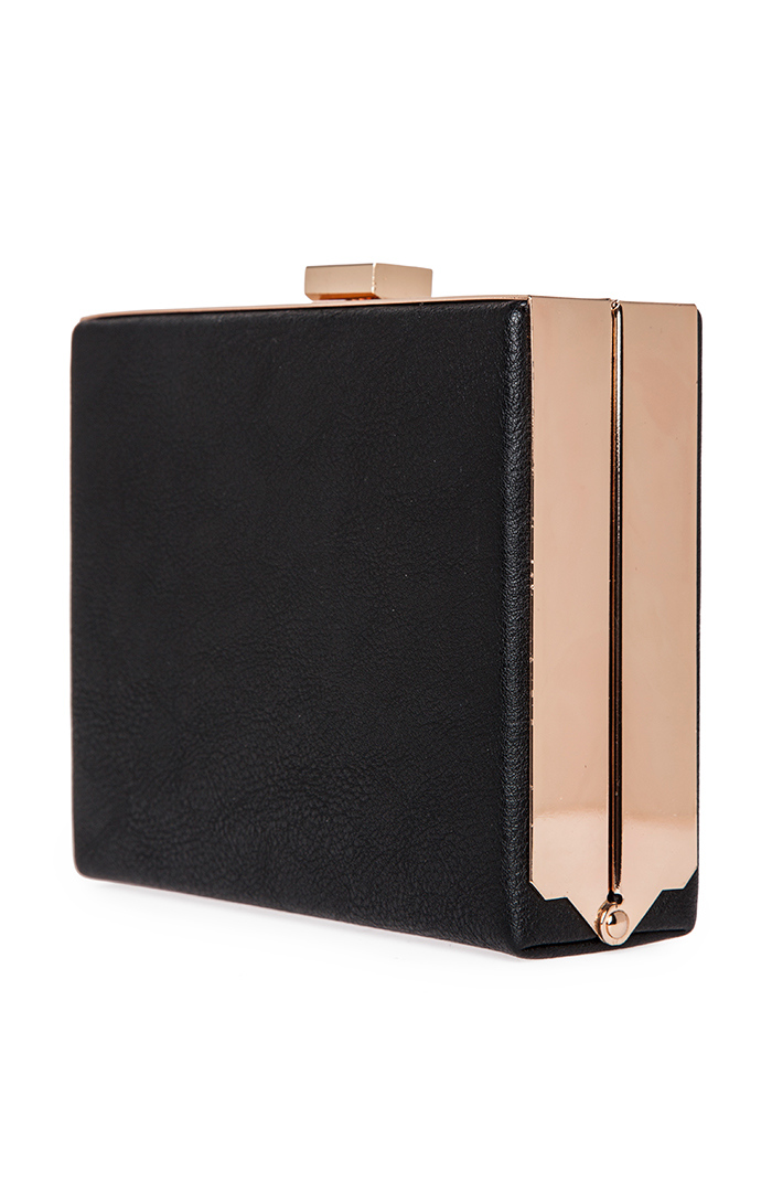 Classic Box Clutch in Black DAILYLOOK