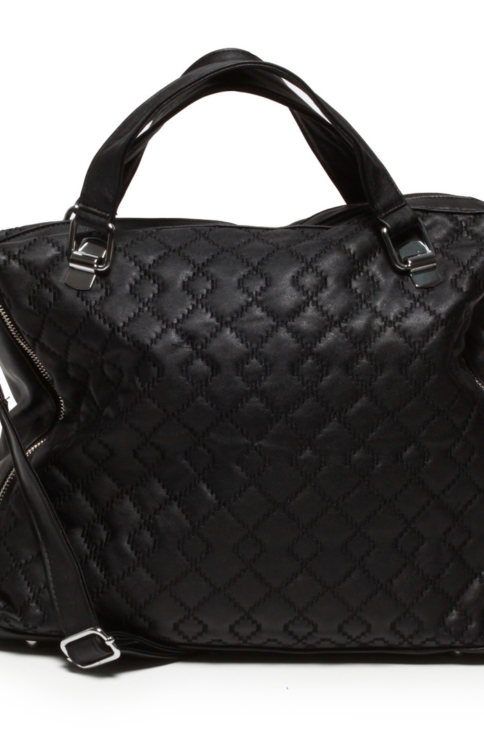 Quilted Shoulder Bag in Black DAILYLOOK