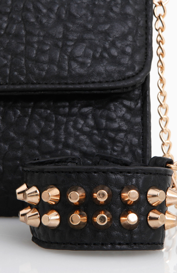 Chained Cuff Clutch in Black DAILYLOOK