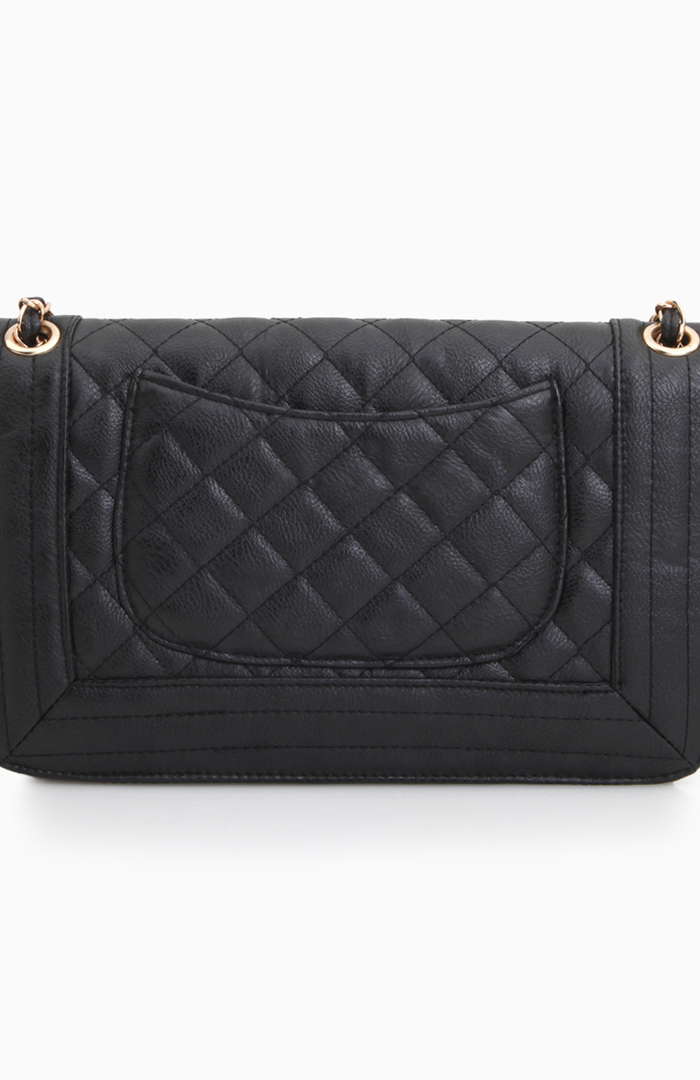 Large Quilted Shoulder Bag in Black | DAILYLOOK