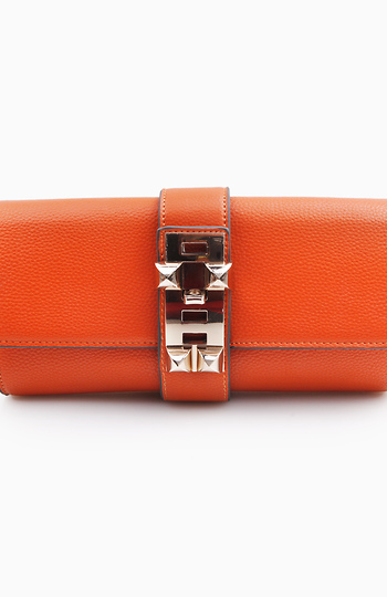 Four Corner Stud Clutch Slide 1