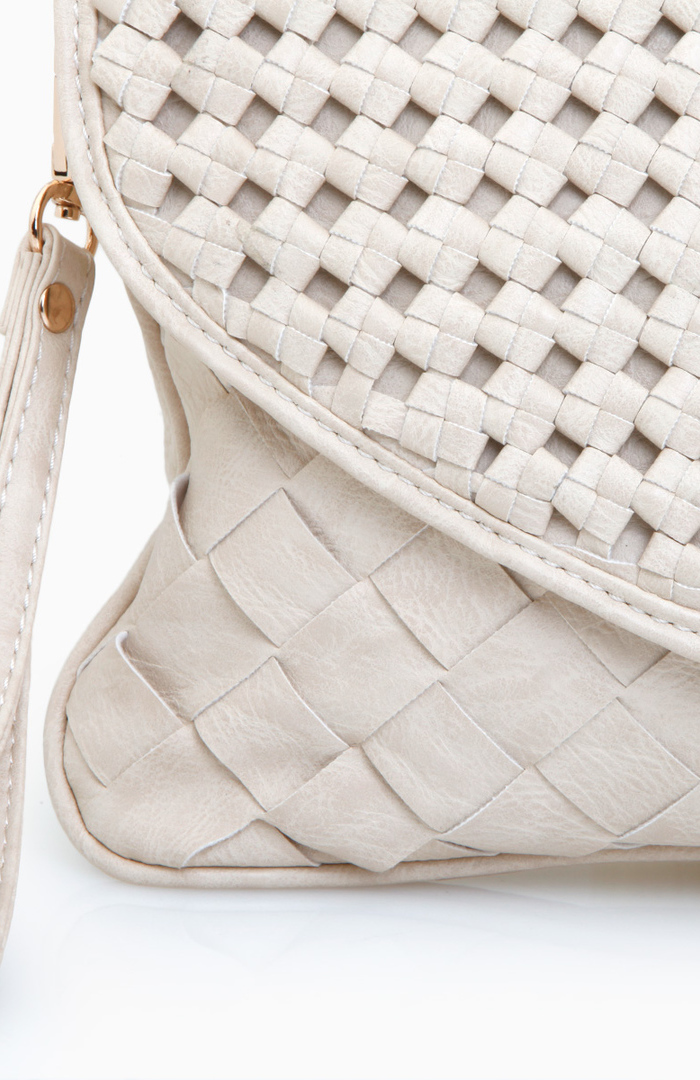 Double Woven Clutch in Cream DAILYLOOK