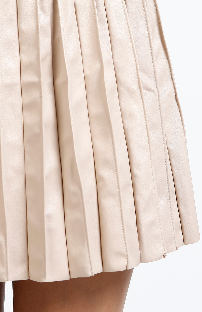 Pleated Leatherette Skirt in Beige | DAILYLOOK