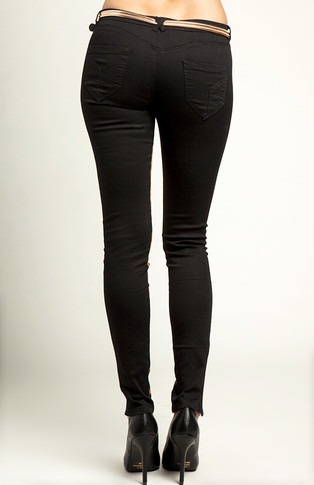 Leopard Front Skinny Jeans in Black | DAILYLOOK
