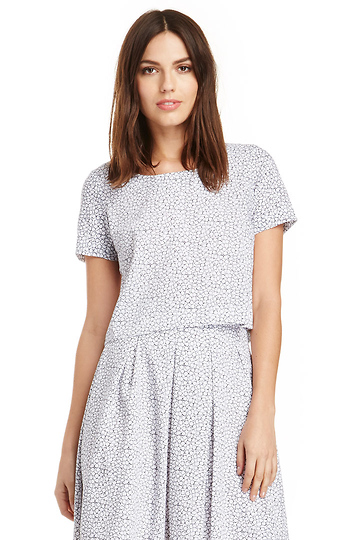 J.O.A. Abstract Print Crop Top Slide 1