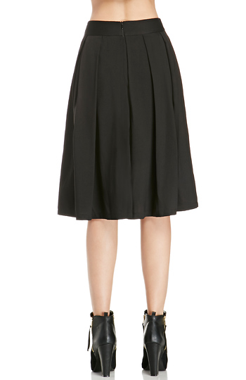 A-Line Pleated Midi Skirt in Black | DAILYLOOK
