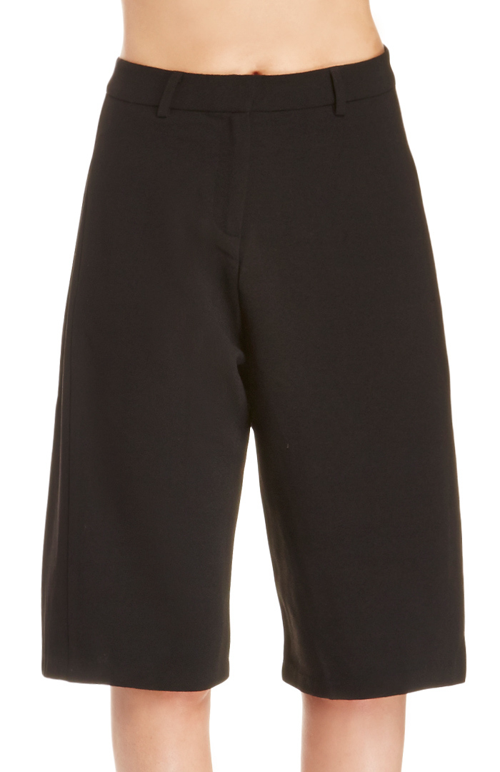 Achro Culottes Shorts in Black | DAILYLOOK