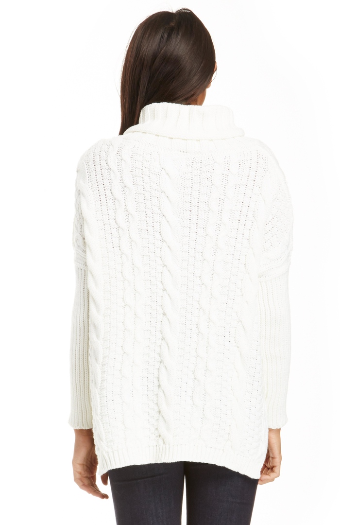 Three Of Something Solstice Cable Knit Sweater in Cream DAILYLOOK