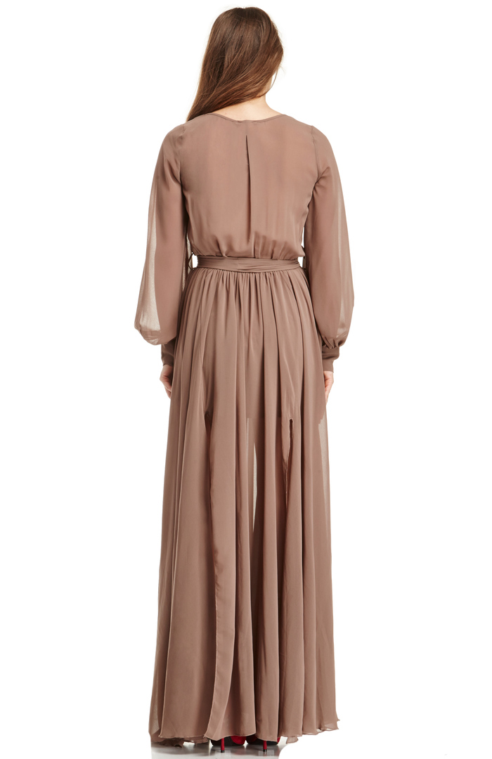 DAILYLOOK Witherspoon Chiffon Maxi Dress in Taupe | DAILYLOOK
