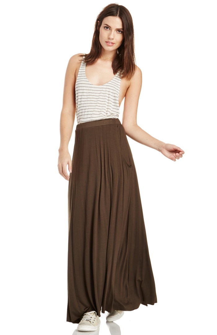 DAILYLOOK Pocketed Stretch Knit Maxi Skirt in Olive | DAILYLOOK