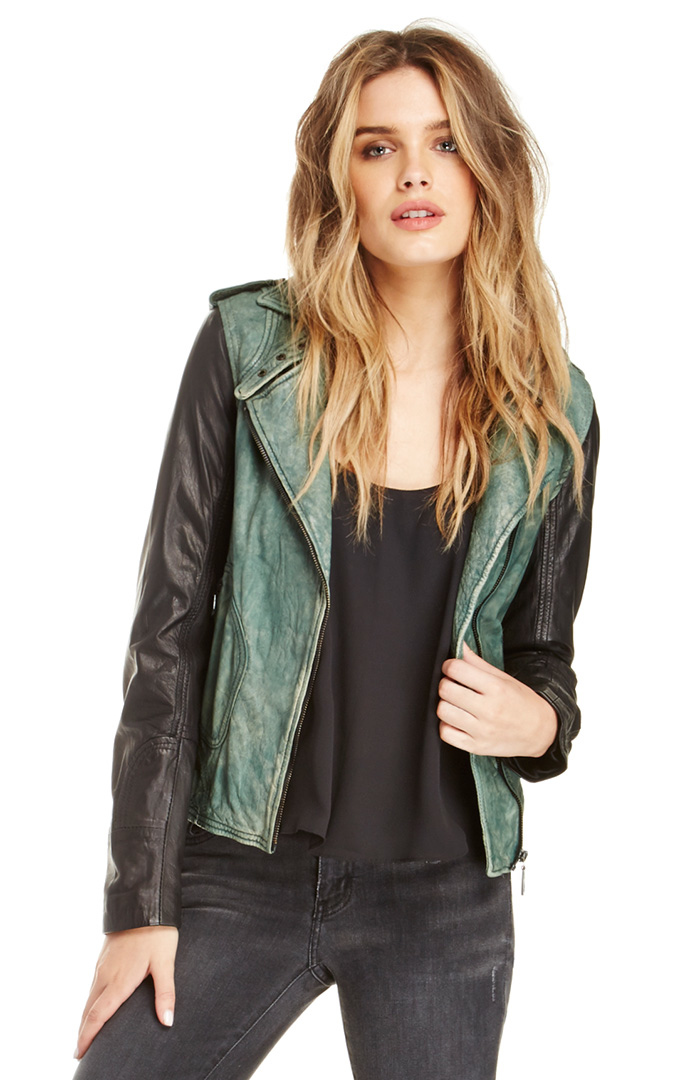 DOMA Cora Leather Jacket in Olive | DAILYLOOK