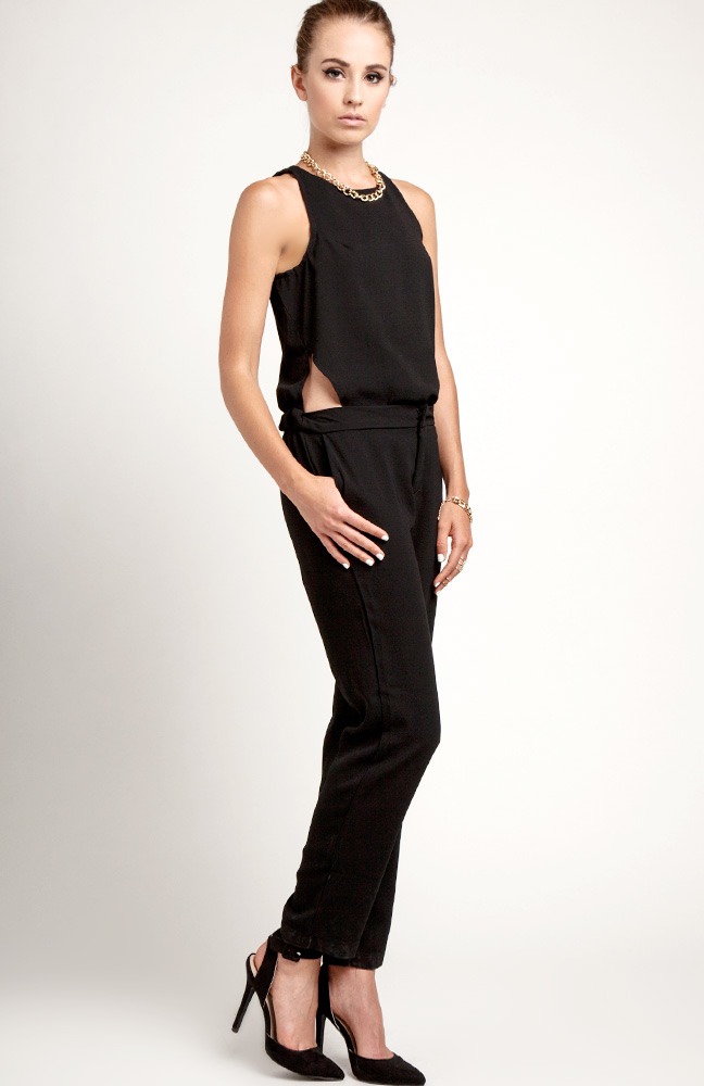 Sleek and Stylish Jumpsuit in Black | DAILYLOOK