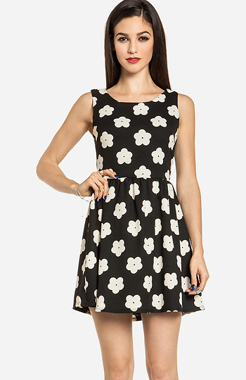 Daisy Print Fit and Flare Dress in Black | DAILYLOOK