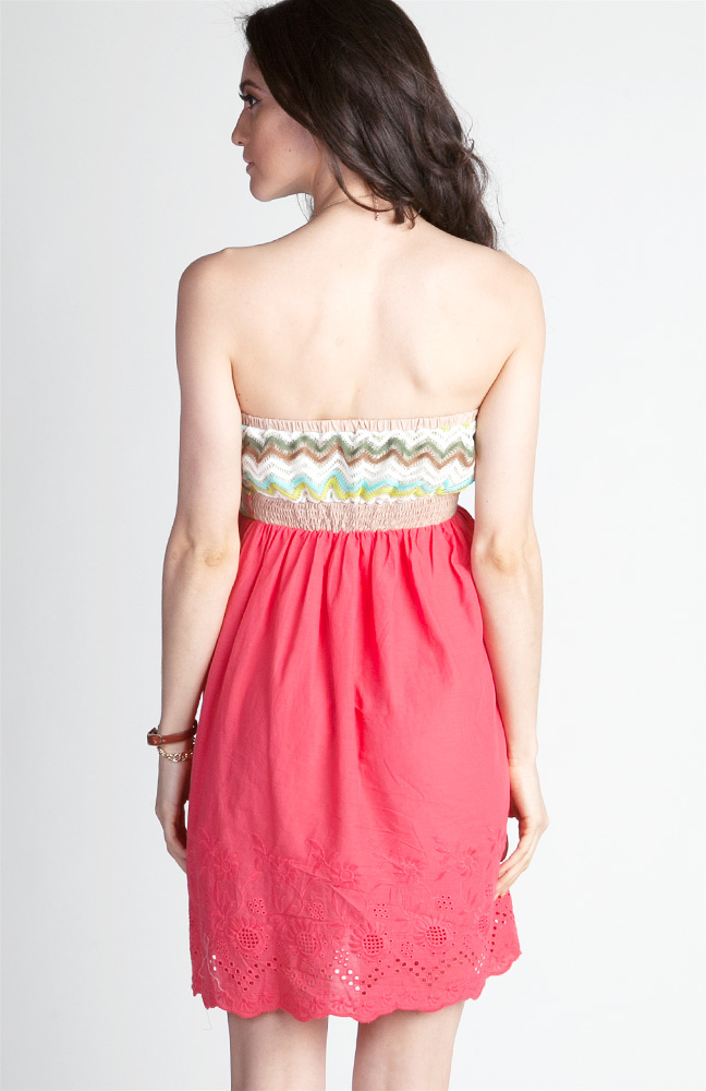 Strapless Vacation Dress in Coral | DAILYLOOK