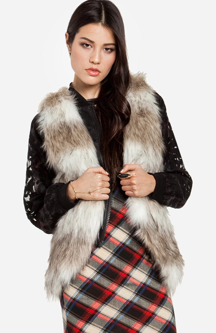 Two Tone Faux Fur Vest in Floral Multi | DAILYLOOK
