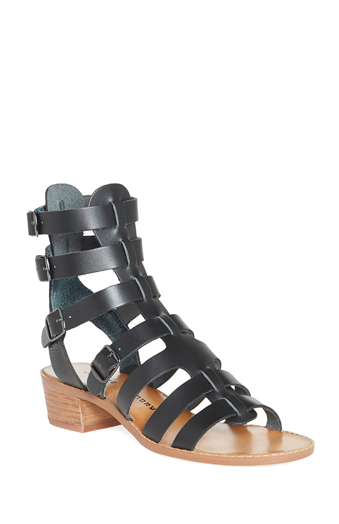 Chinese Laundry Take Down Leather Sandals in Black | DAILYLOOK