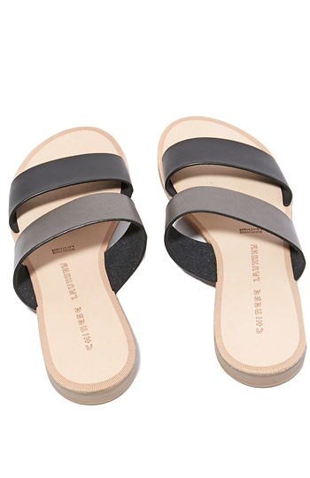 Chinese Laundry Gimme Flat Sandals in Black/Grey | DAILYLOOK