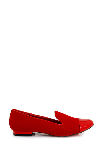 Suede Smoking Slippers in Red | DAILYLOOK