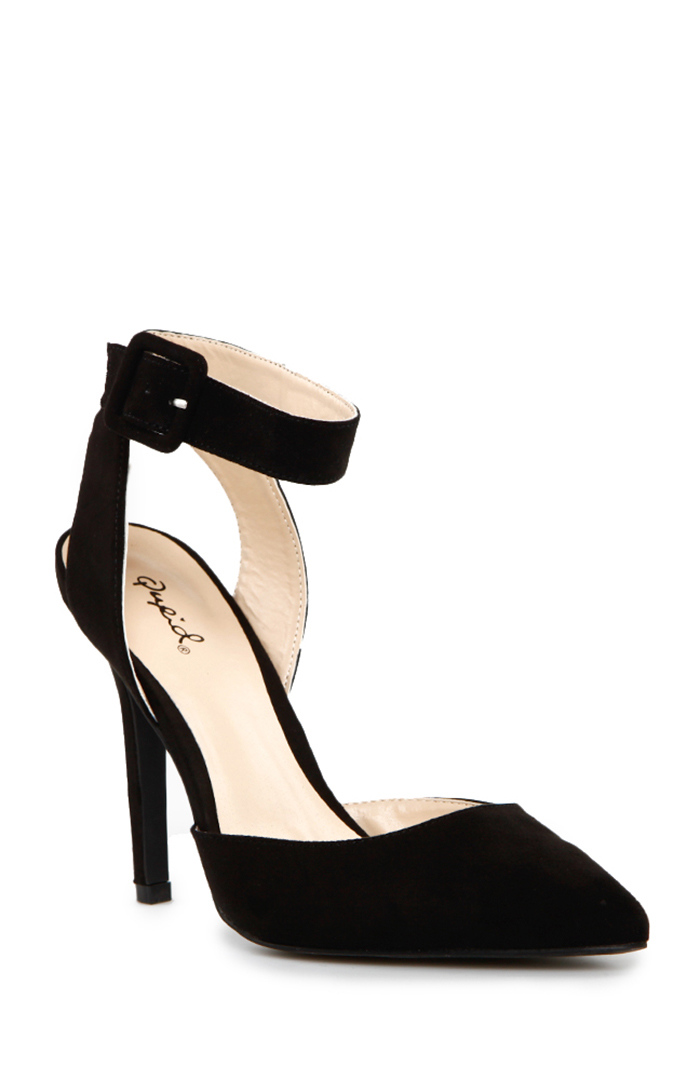 Ankle Strap Stilettos in Black | DAILYLOOK