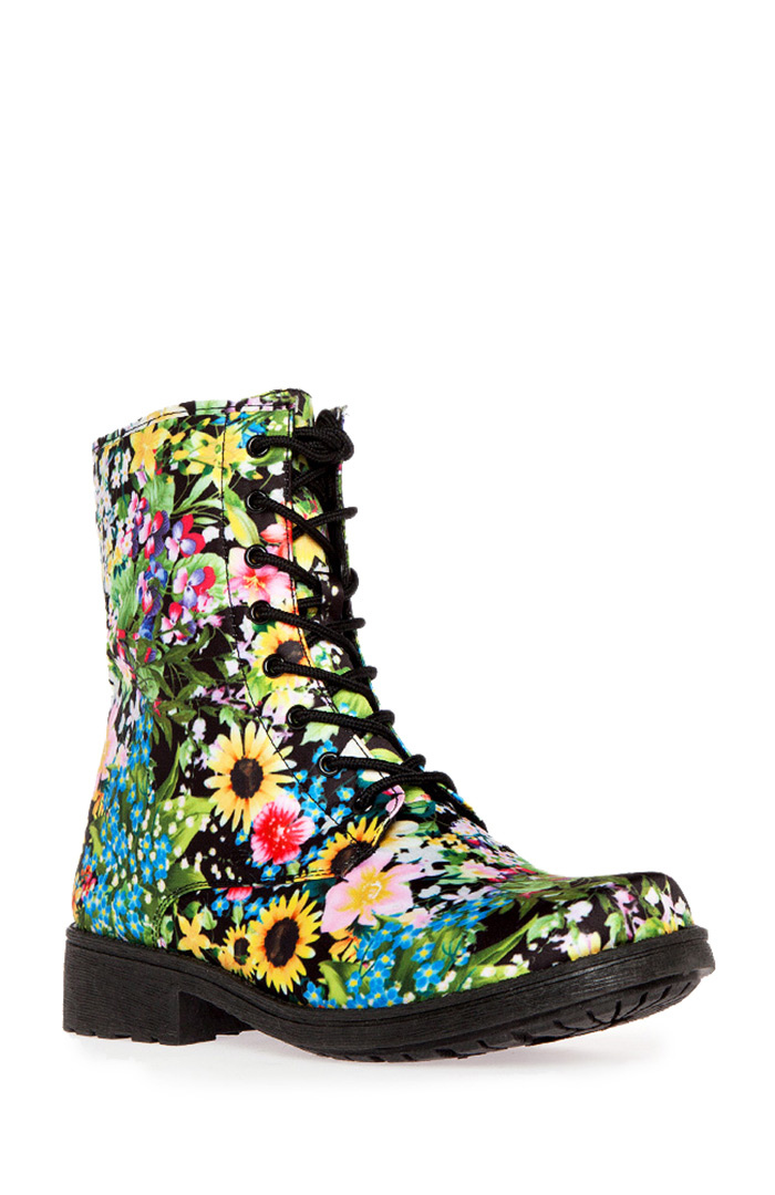 Classic Combat Boot in Floral Multi DAILYLOOK