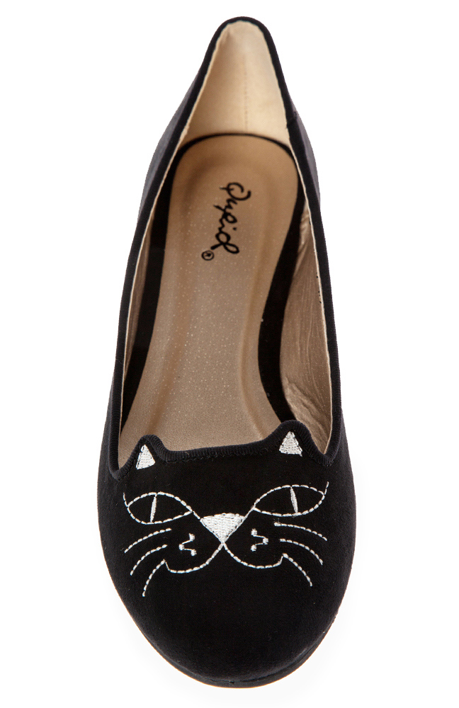 Smiling Cat Flats in Black DAILYLOOK