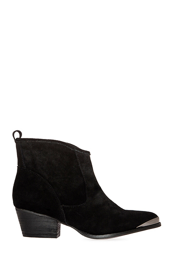 Chinese Laundry Ideal Boots in Black | DAILYLOOK