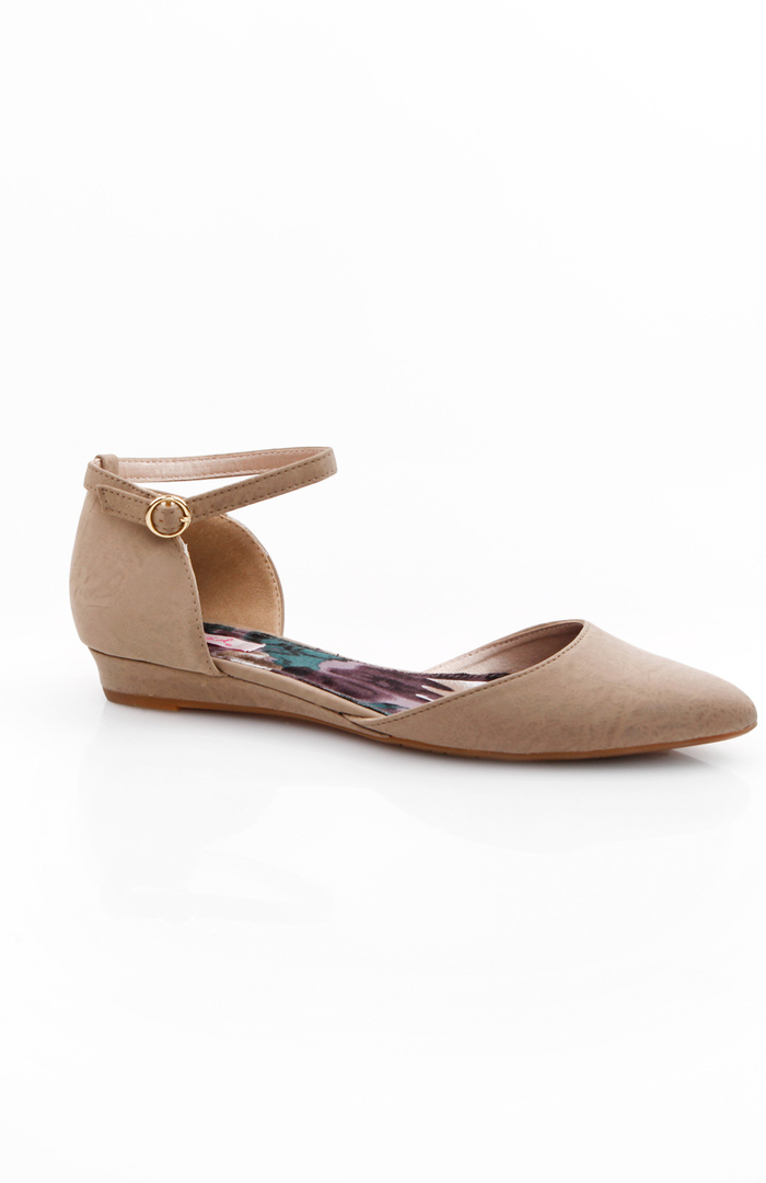 Ankle Strap Shank Sandals in Taupe | DAILYLOOK