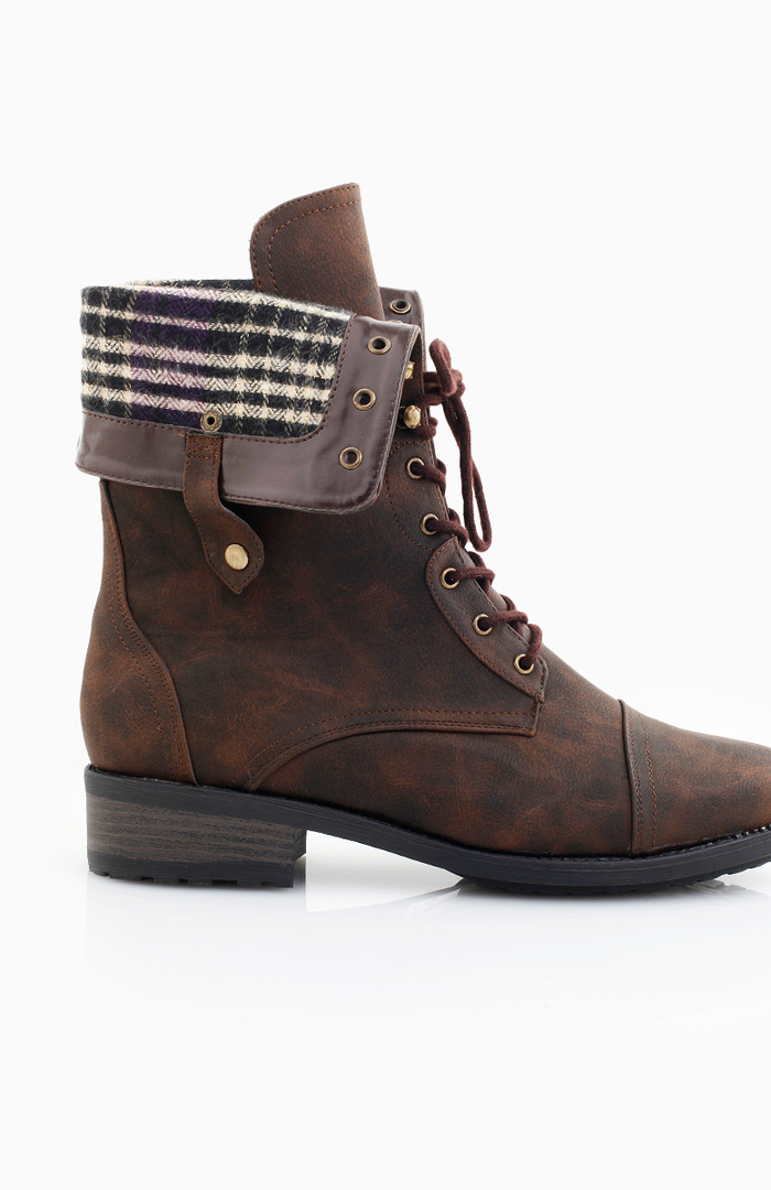 Lumberjack Lace Up Boots in Chocolate | DAILYLOOK
