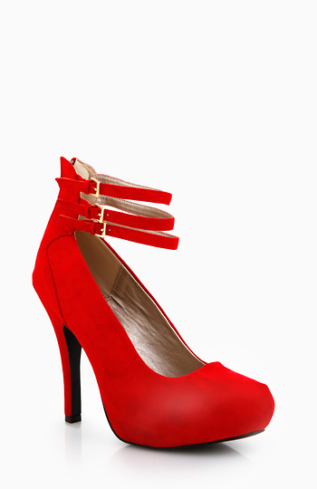 Rockabilly Triple Strap Platforms in Red | DAILYLOOK