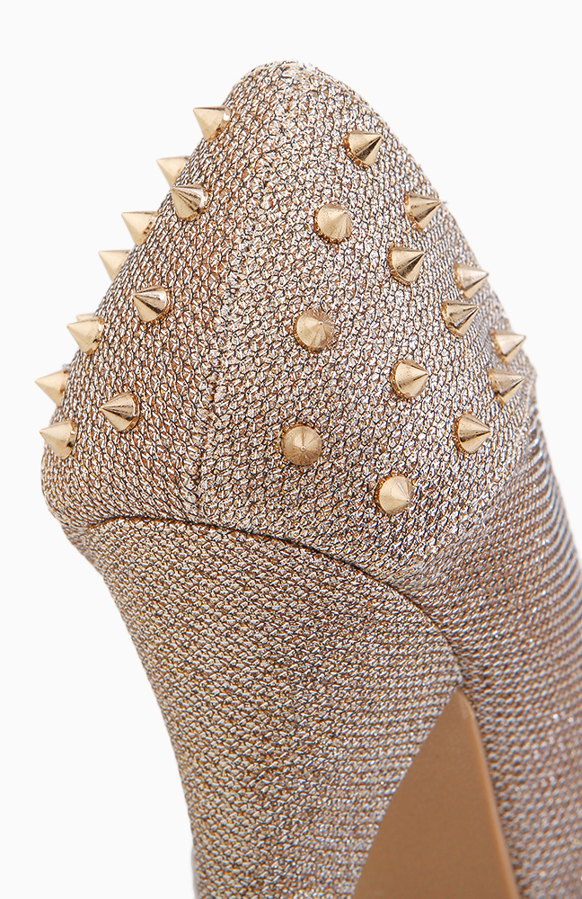 Glitter Platforms with Spiked Heel in Gold | DAILYLOOK
