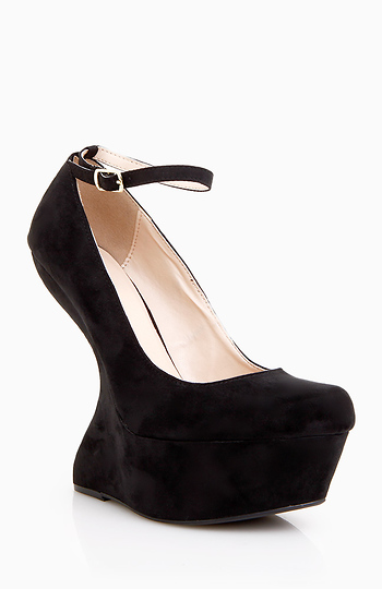 Heel Less Wedges in Black | DAILYLOOK