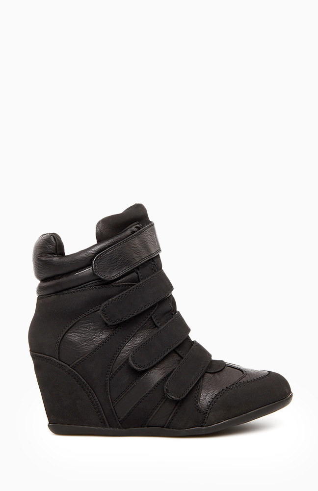 Velcro Sneaker Wedge in Black DAILYLOOK