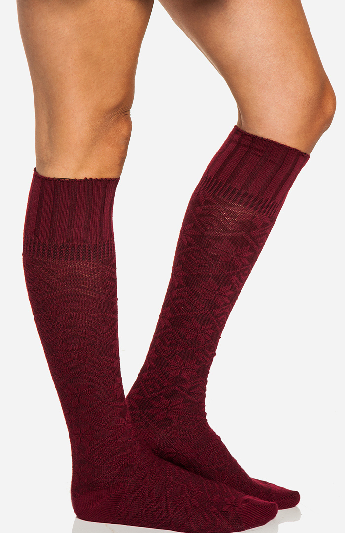 Fair Isle Knee High Socks in Burgundy DAILYLOOK