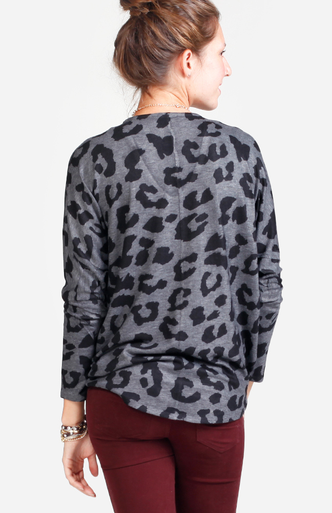 Cozy Leopard Sweater in Charcoal | DAILYLOOK