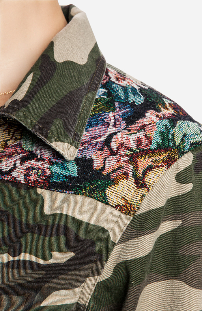 Floral Accented Camo Jacket in Green | DAILYLOOK