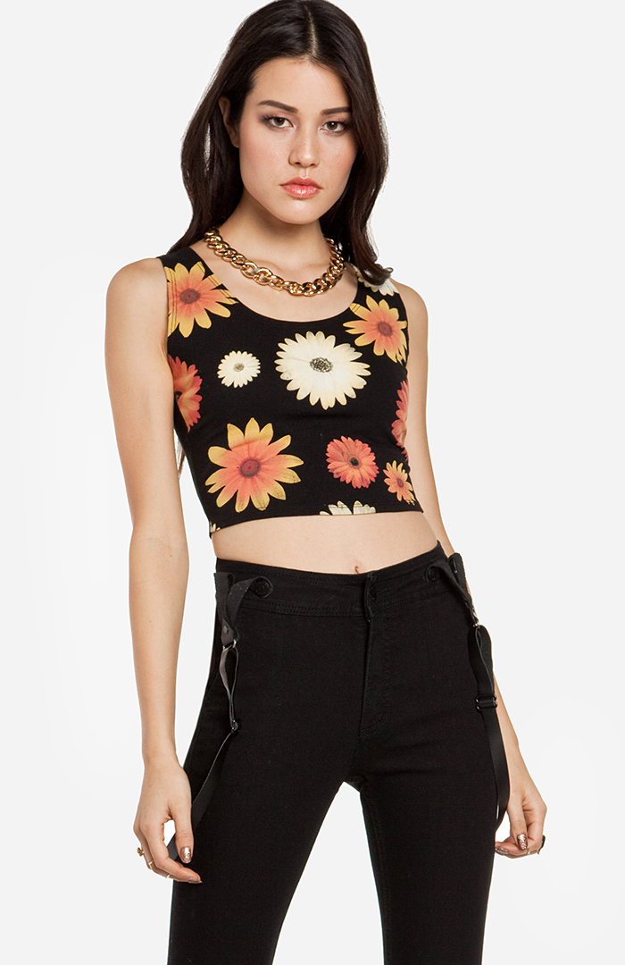 Daisy Print Crop Top in Black DAILYLOOK