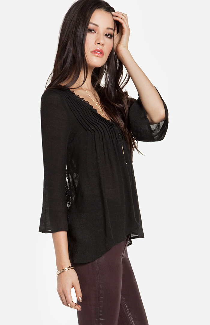 Lace Back Blouse in Black | DAILYLOOK